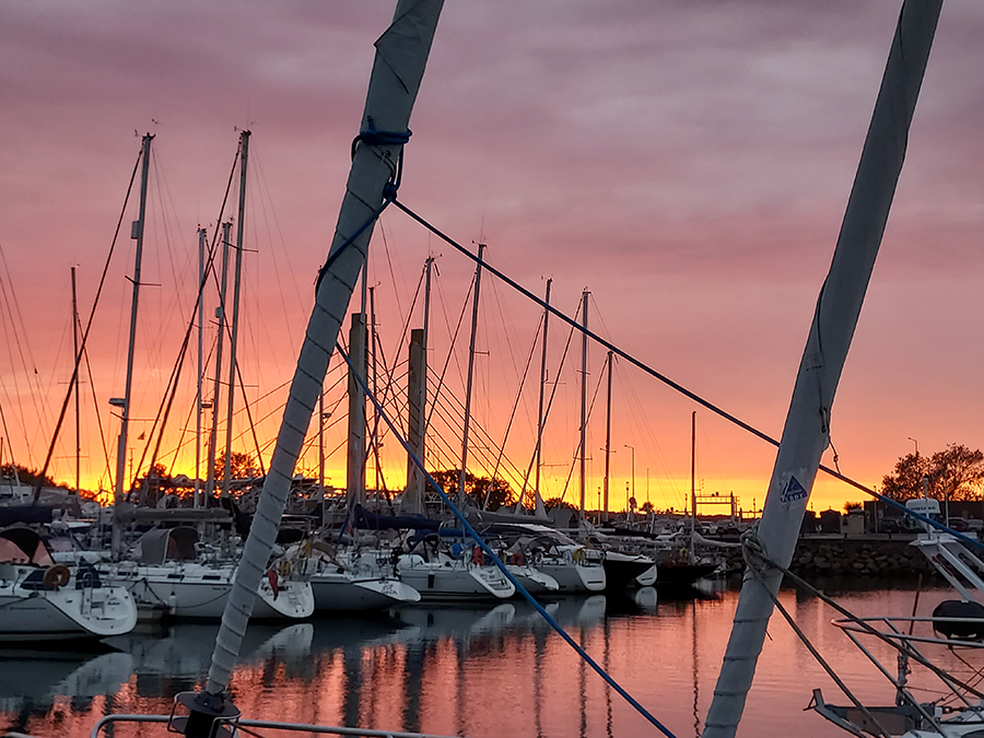 Choisissez VivZo pour vos prochaines escapades en voile. École de voile aux Sables d'Olonne en Vendée.